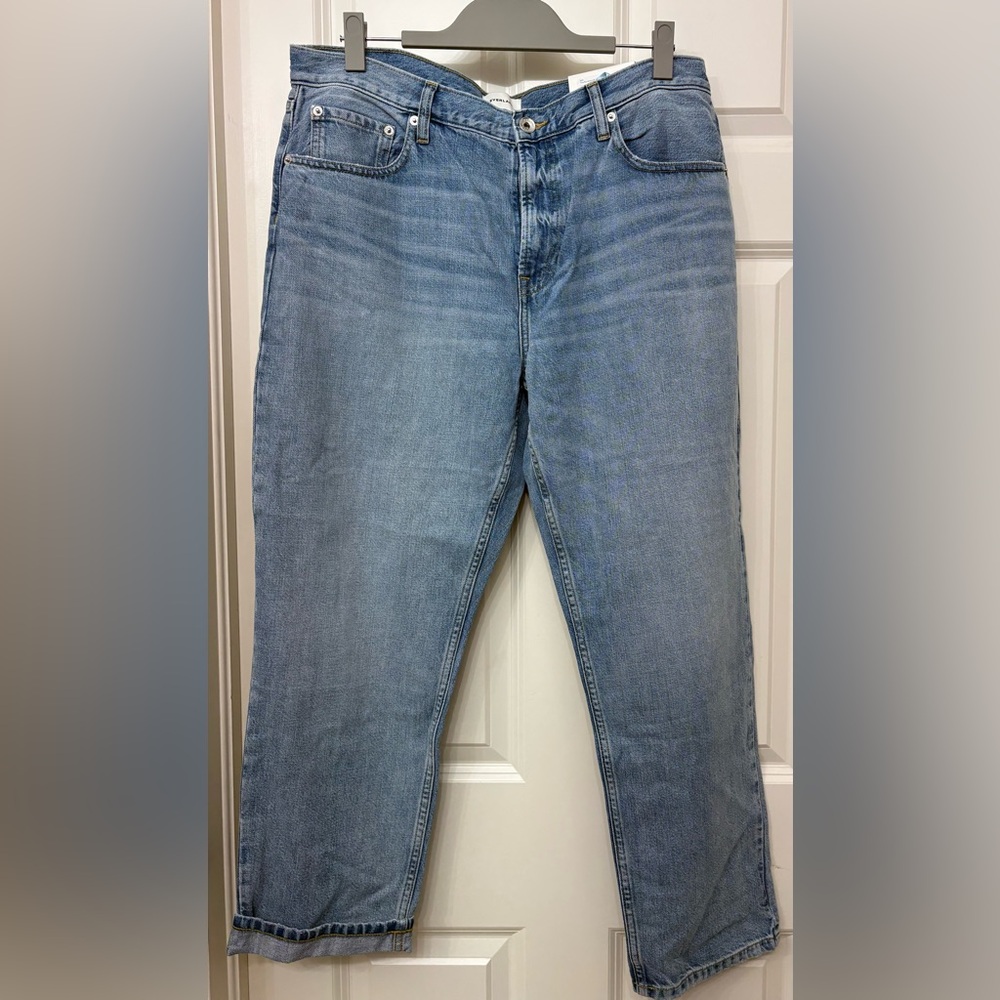 Everlane Runaround Jean in Weathered Blue, size 32.